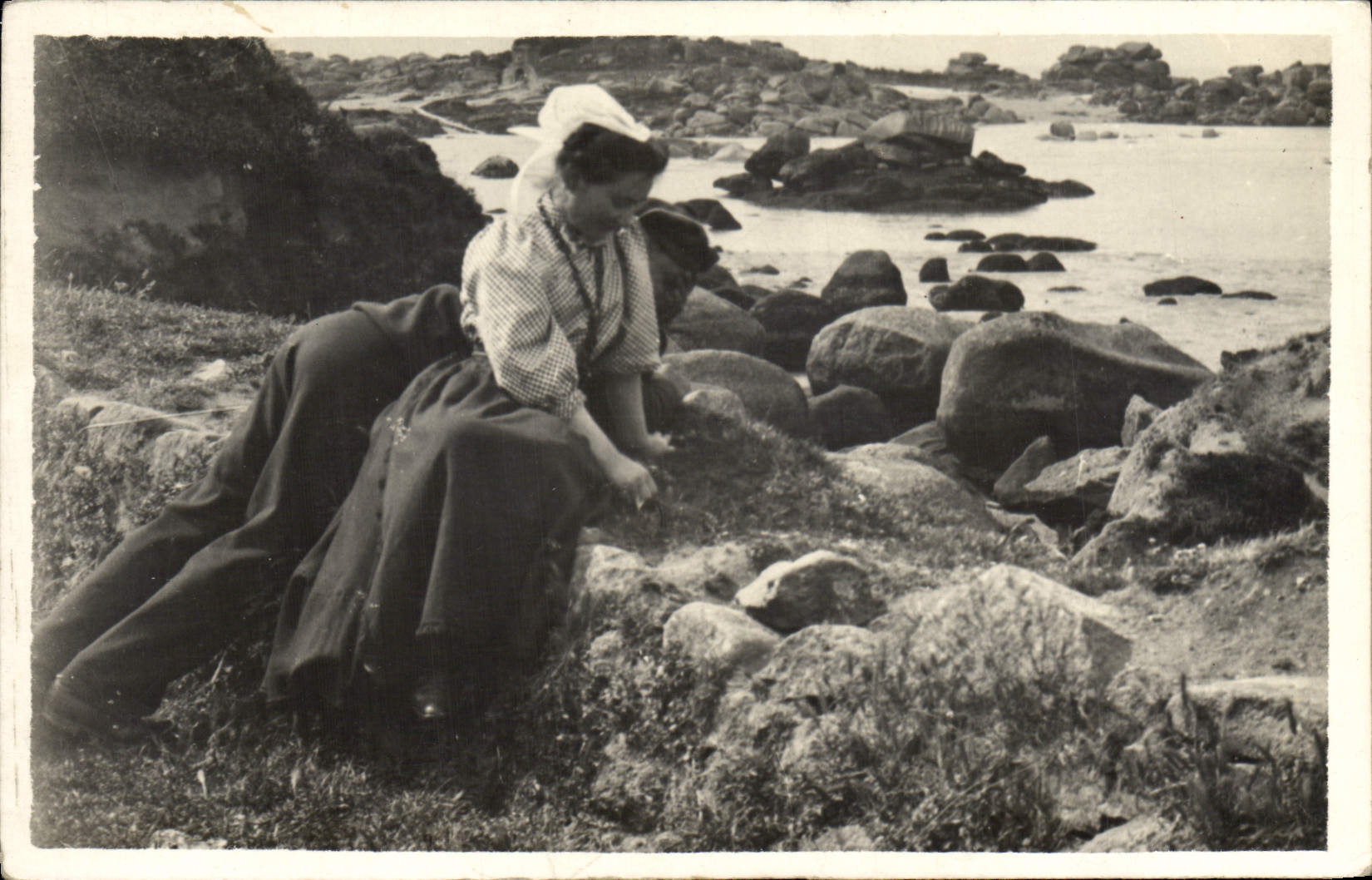 CARTE PHOTO Folklore Bretagne Femme