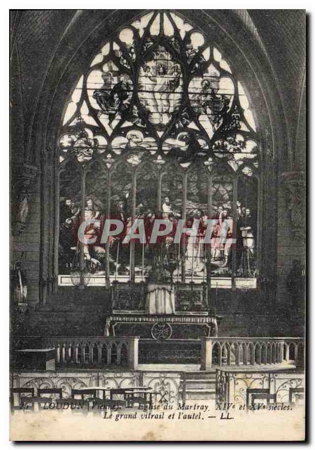 CPA Loudun Vienne Eglise du Martray Le grand vitrail et l'autel 