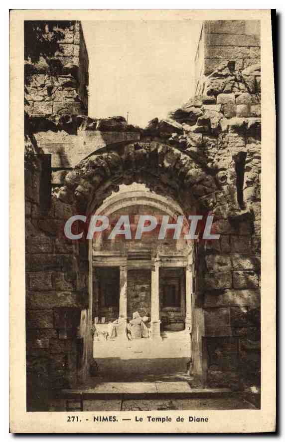 CPA Nimes Le Temple de Diane 