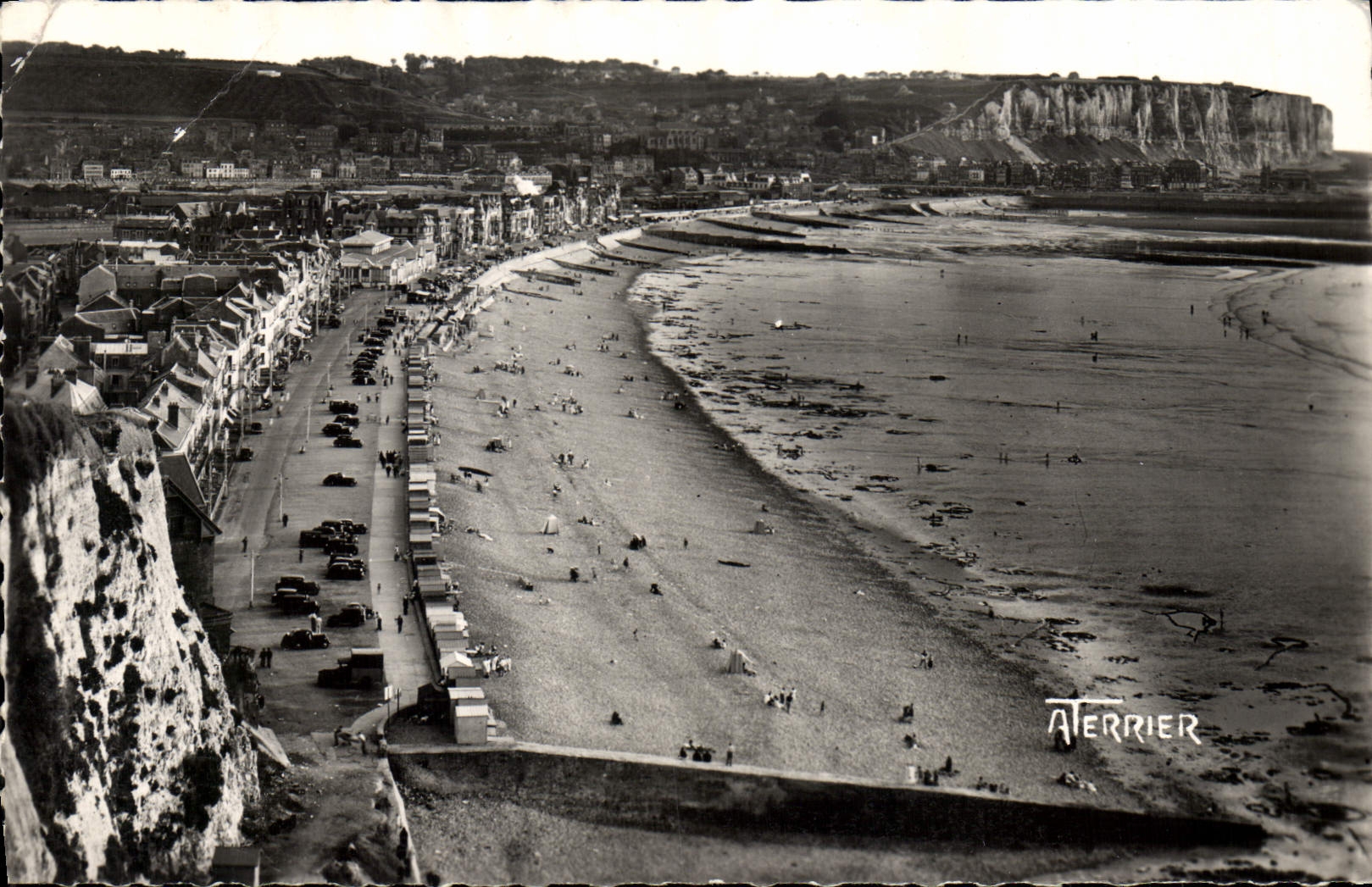 Aterrier — Vue panoramique de la plage et des falaises — Édition Aterrier