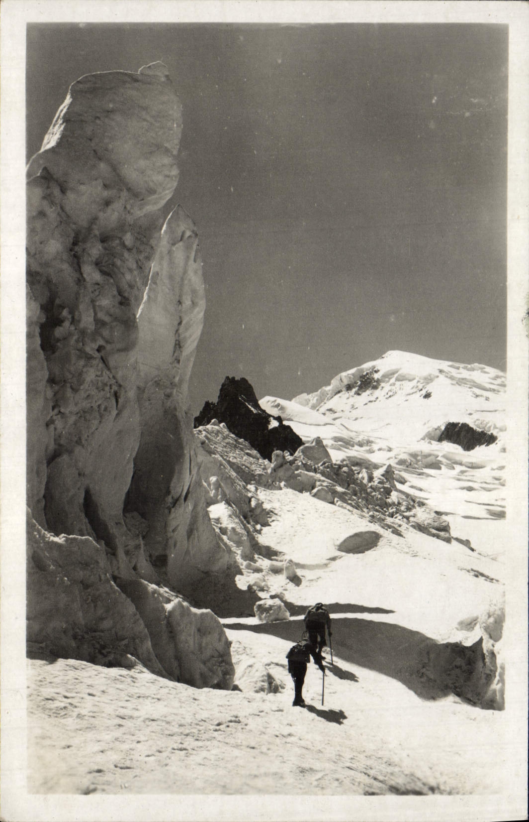 CPA Chamonix sur la route du Mont Blanc Ski