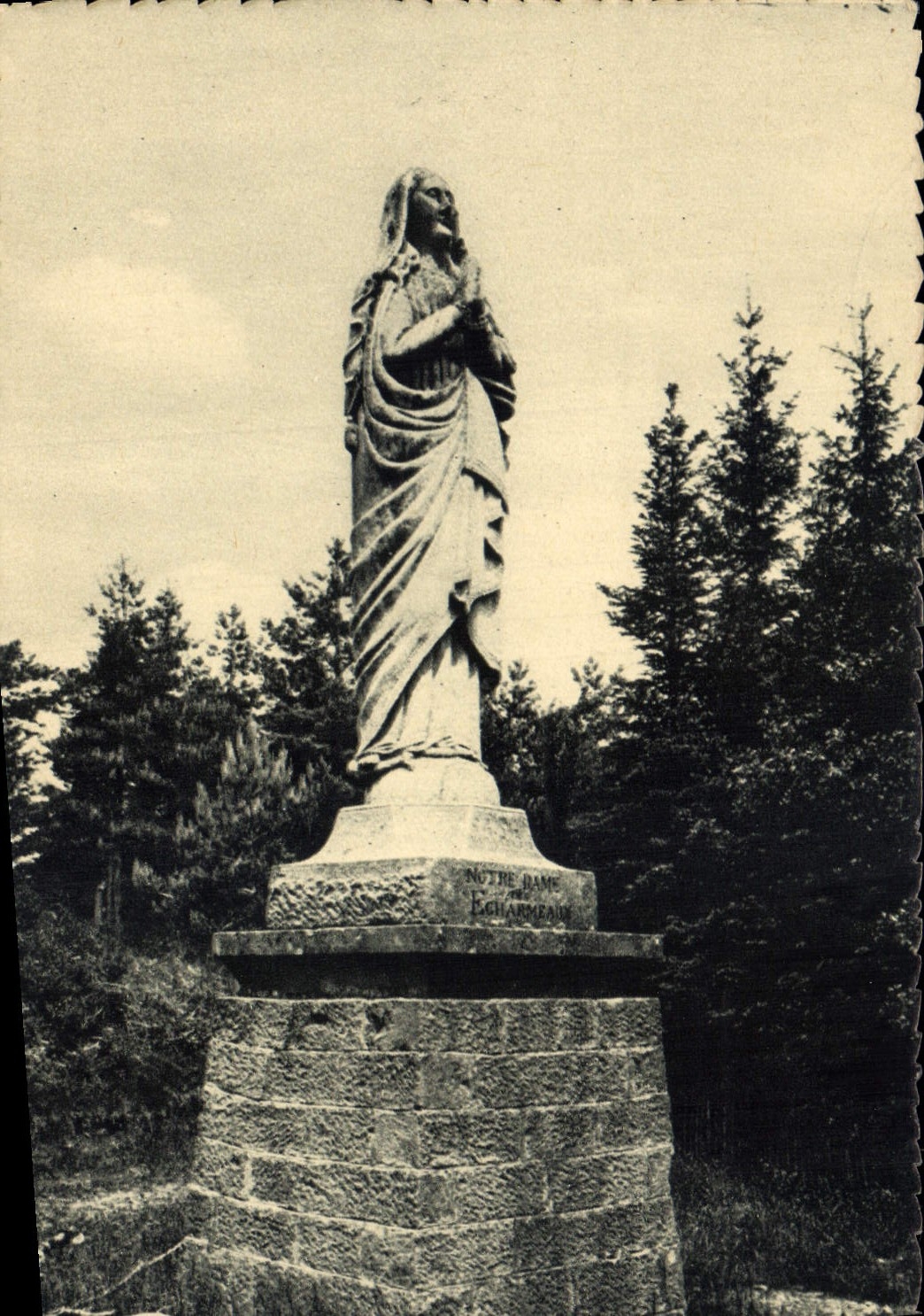 CPA Les Echarmeaux Rhone notre dame des Echarmeaux scupltee par Molette des Echarmeaux 