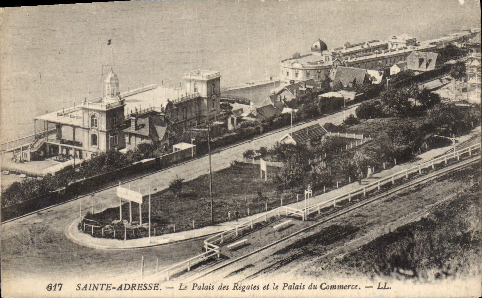 CPA Sainte Adresse le Palais des Regates et le Palaist du commerce 