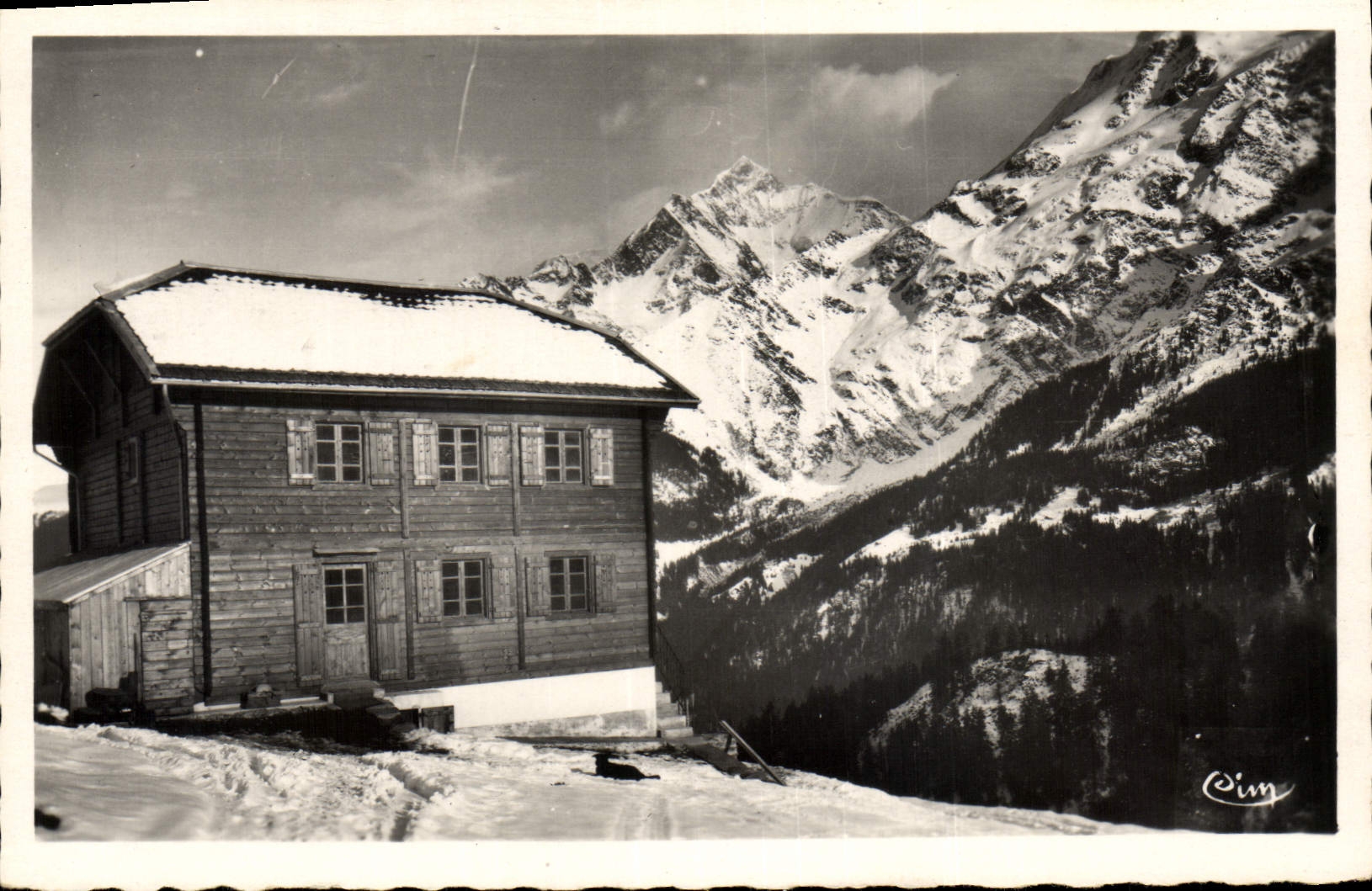 Les Contamines en hiver — Alt. 1.700 m. — Val Montjoie (Ht.-Savoie) — L'Aiguille de Bionnassat (4032 m.) — Cim