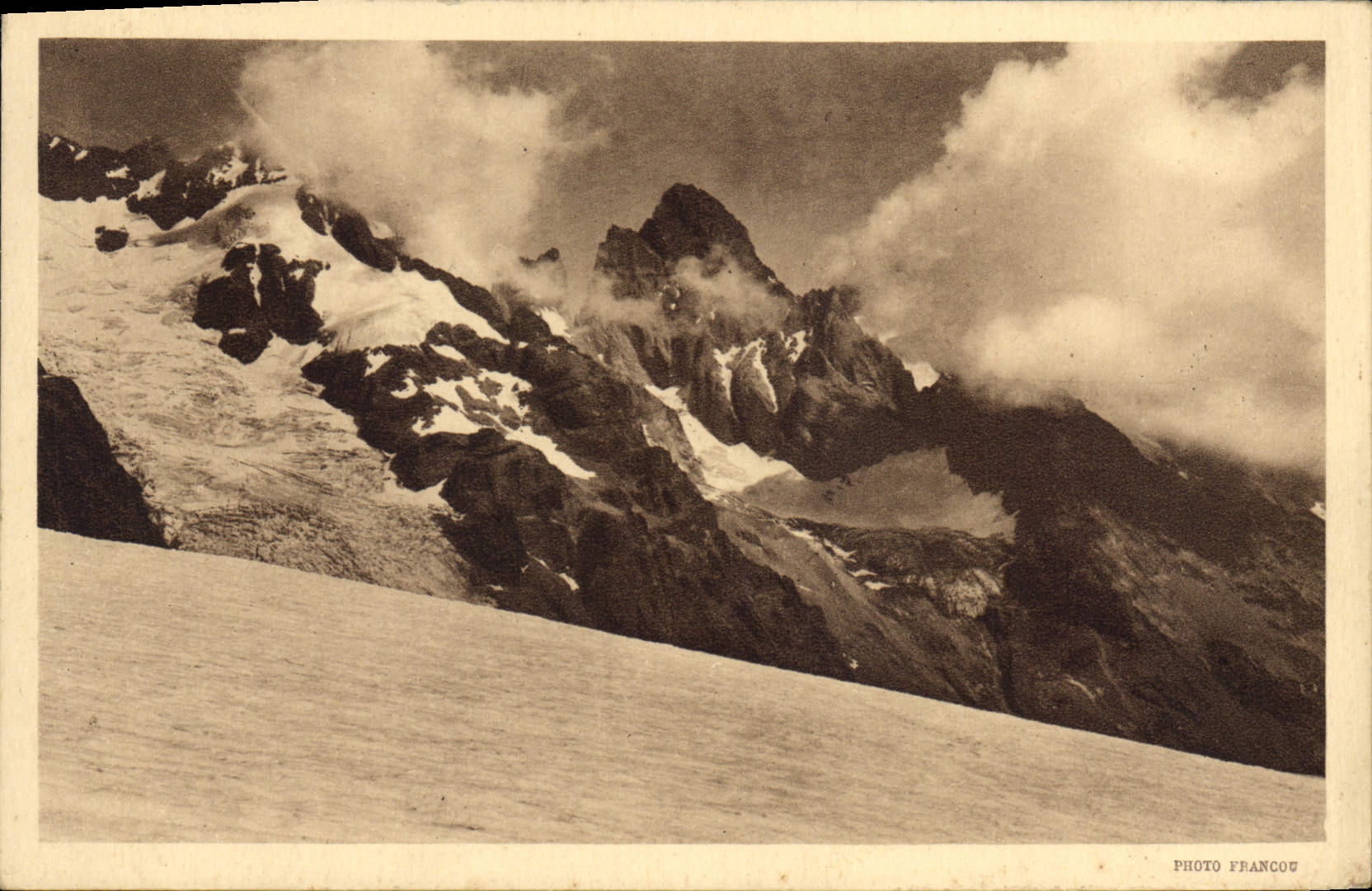 Le Pic Sans Nom (3913 m.) vu du Glacier du Sélé — Éditions Franco D'Ançon