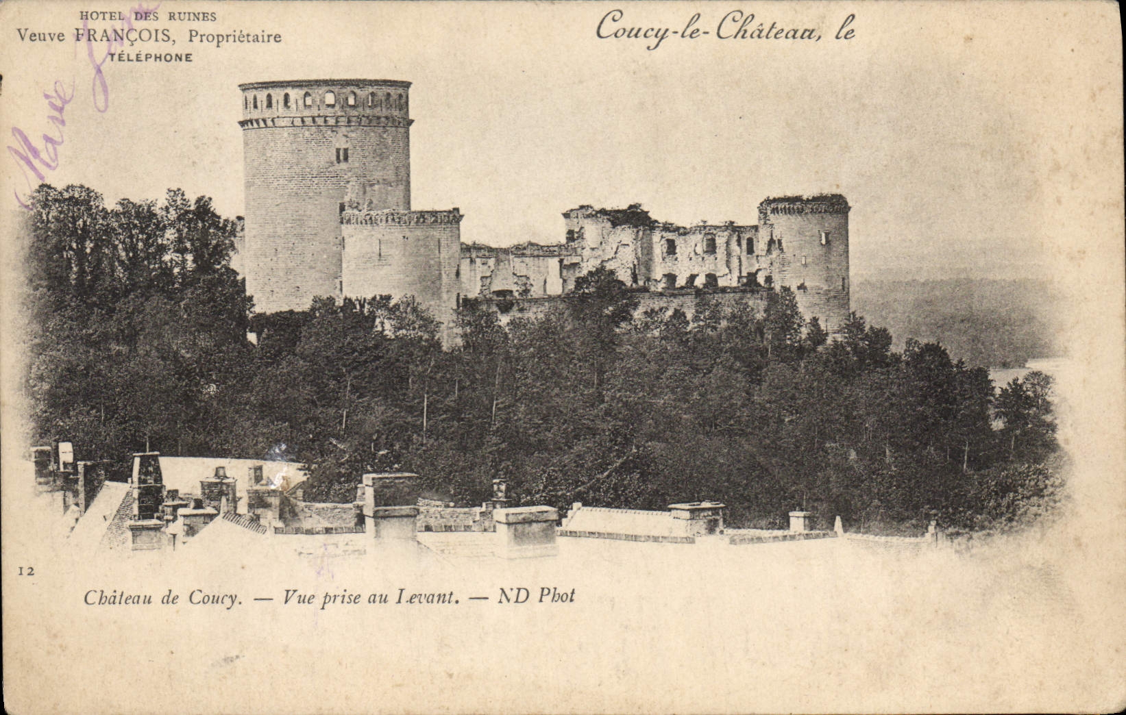 CPA Chateau de Coucy Vue prise au Levant 