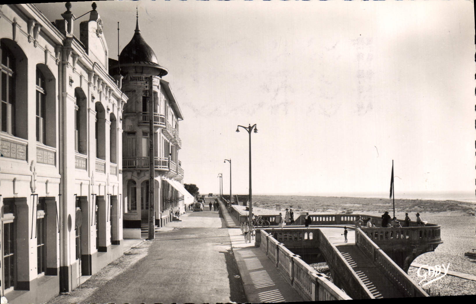 Soulac-sur-Mer — Les Hôtels et la Plage — Éditions GABY