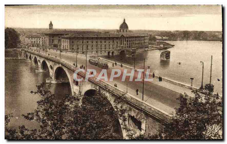 CPA Toulouse vue plongeante sur le pont Neuf et l'hotel Dieu 