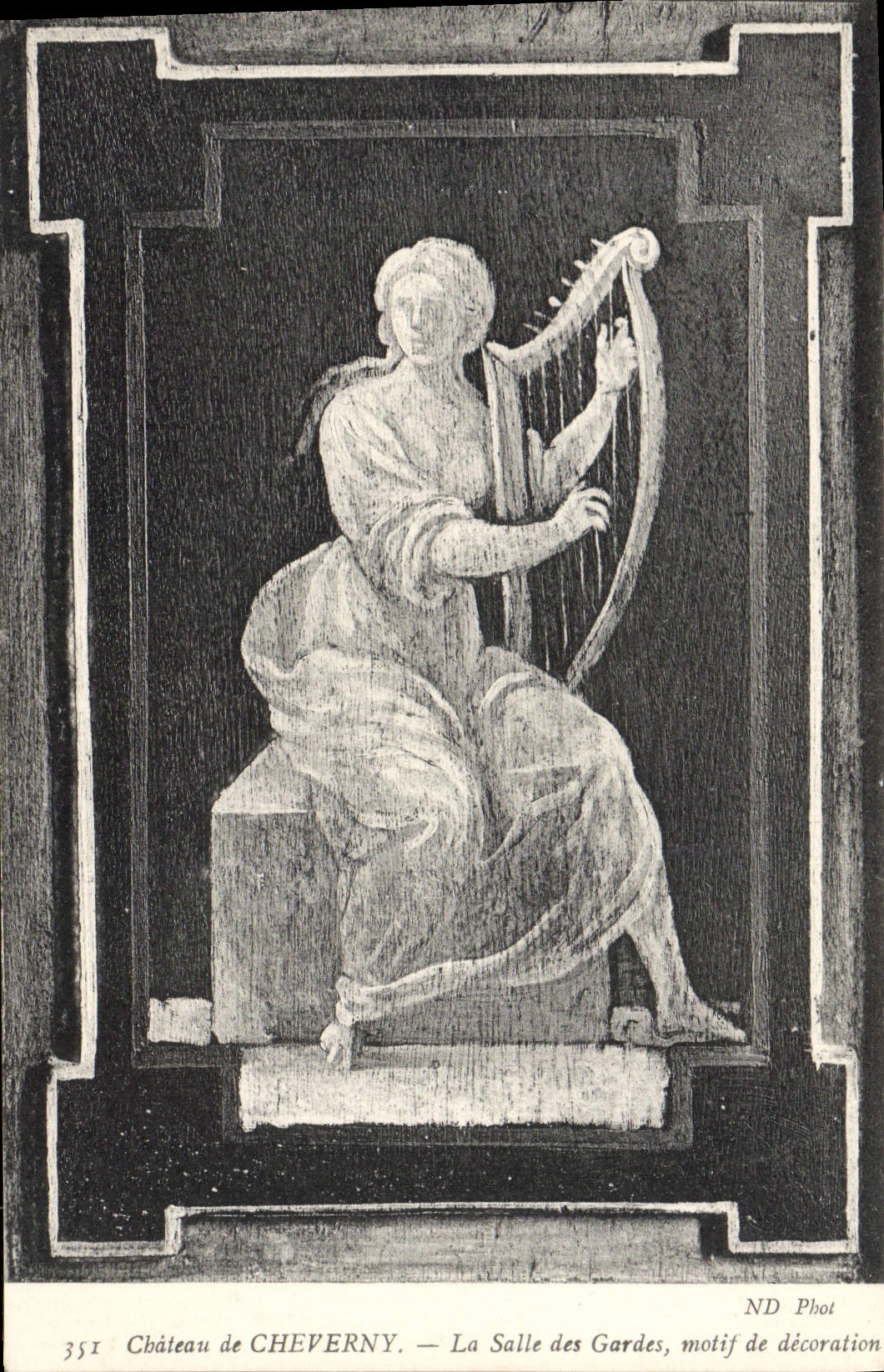Château de CHEVERNY — La Salle des Gardes, motif de décoration