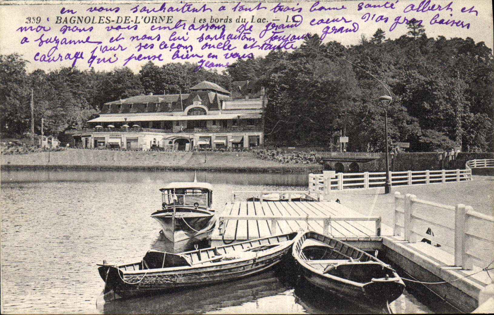 CPA Bagnoles de l'Orne Les bords du Lac 