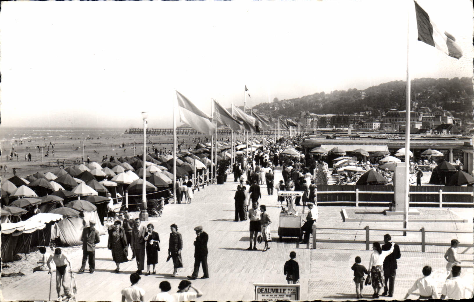 Deauville — Planches et Plage — Réal-Photo, n° 2143