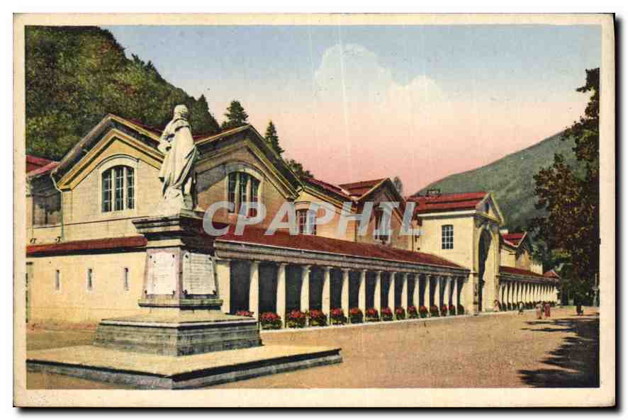 Les Thermes de Luchon — vue du bâtiment principal avec statue — C. des Arts Photomécaniques, n°17