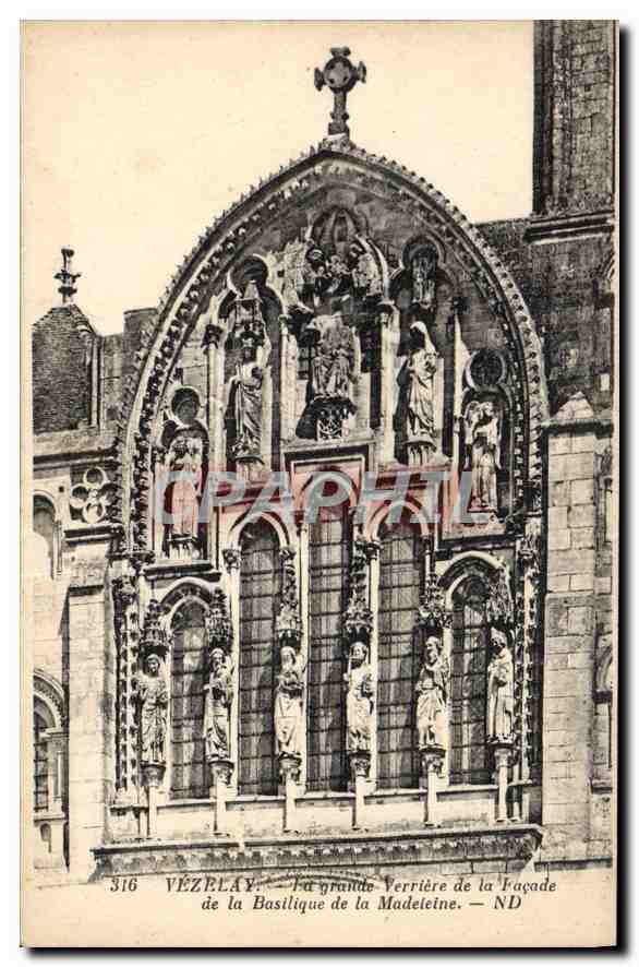 CPA Vezelay la grande Verriere de la facade de la Basilique de la Madeleine 