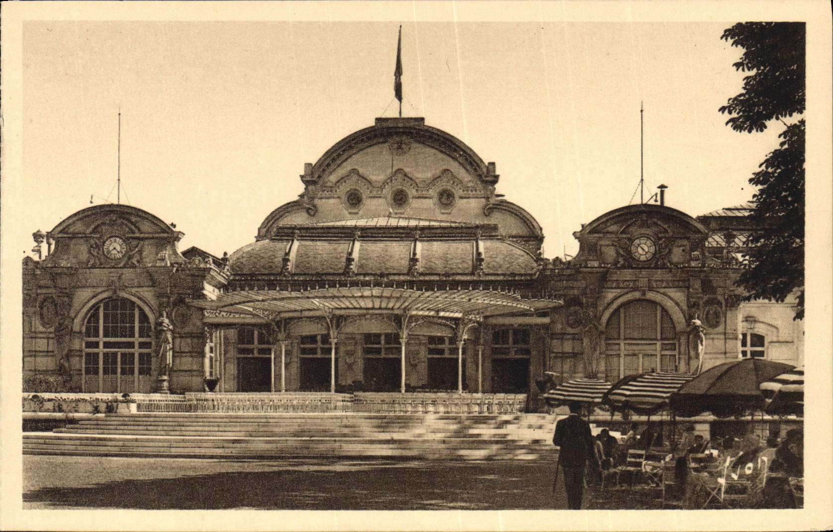 CPA Vichy Allier Facade du Grand casino 