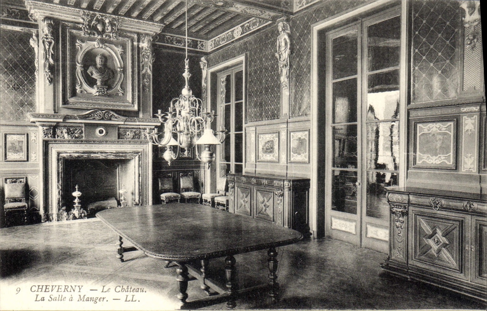 Cheverny — Le Château. La Salle à Manger — LL. n°9