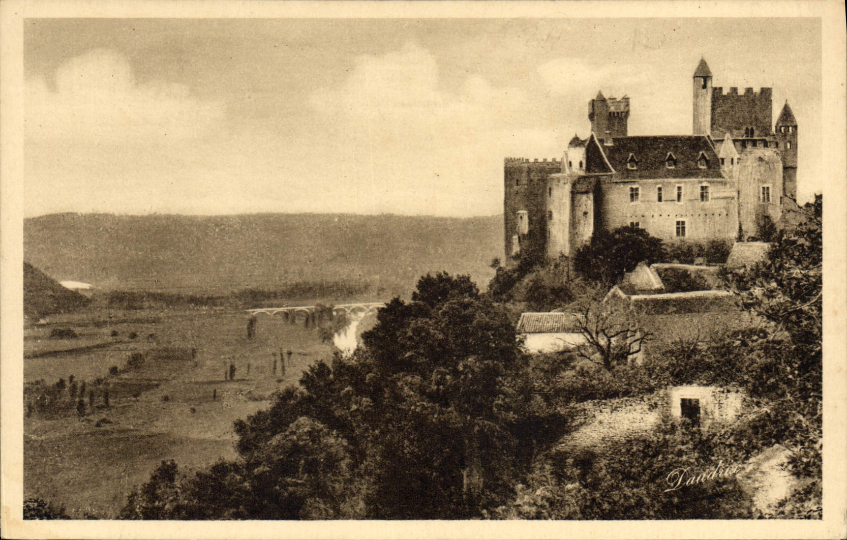 Schloss Beynac — pittoreske Dordogne — Verlag Daudlat