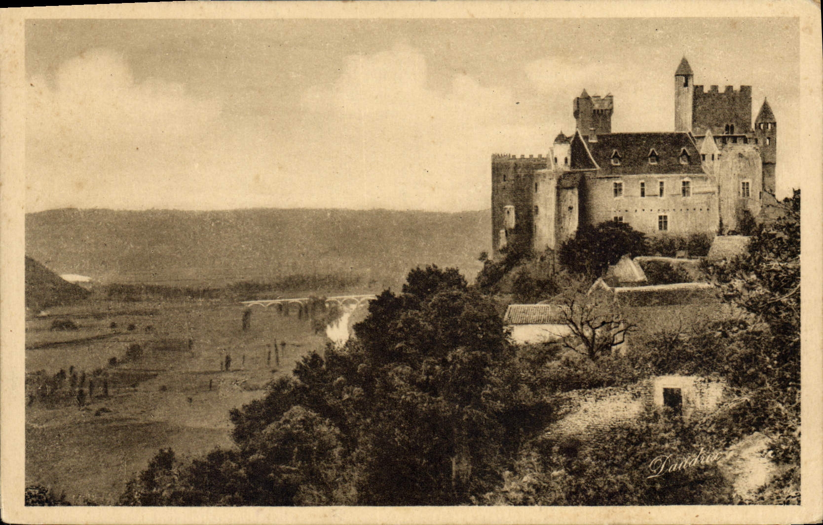 Château de Beynac — Dordogne pittoresque — Phot. Daudrin & Sarlat