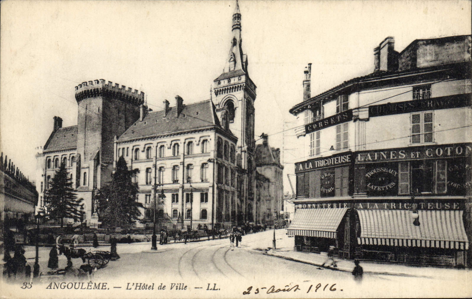 CPA Angouleme L'Hotel de Ville 