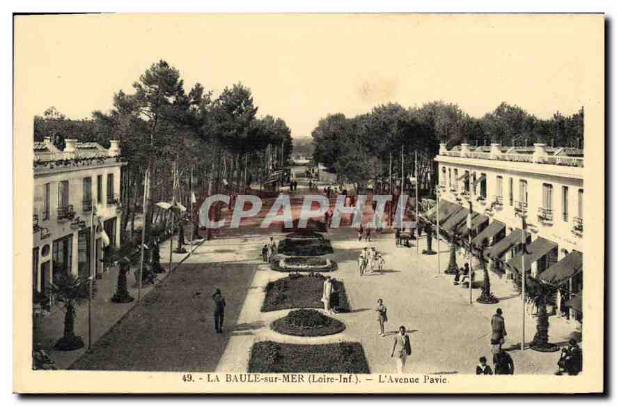 CPA La Baule sur Mer Loire Inf L'Avenue Pavie 