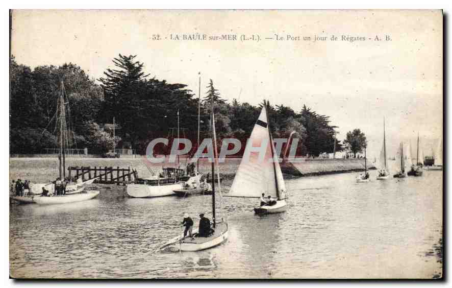 CPA La Baule sur Mer Loire Inf Le Port un jour de Regates 