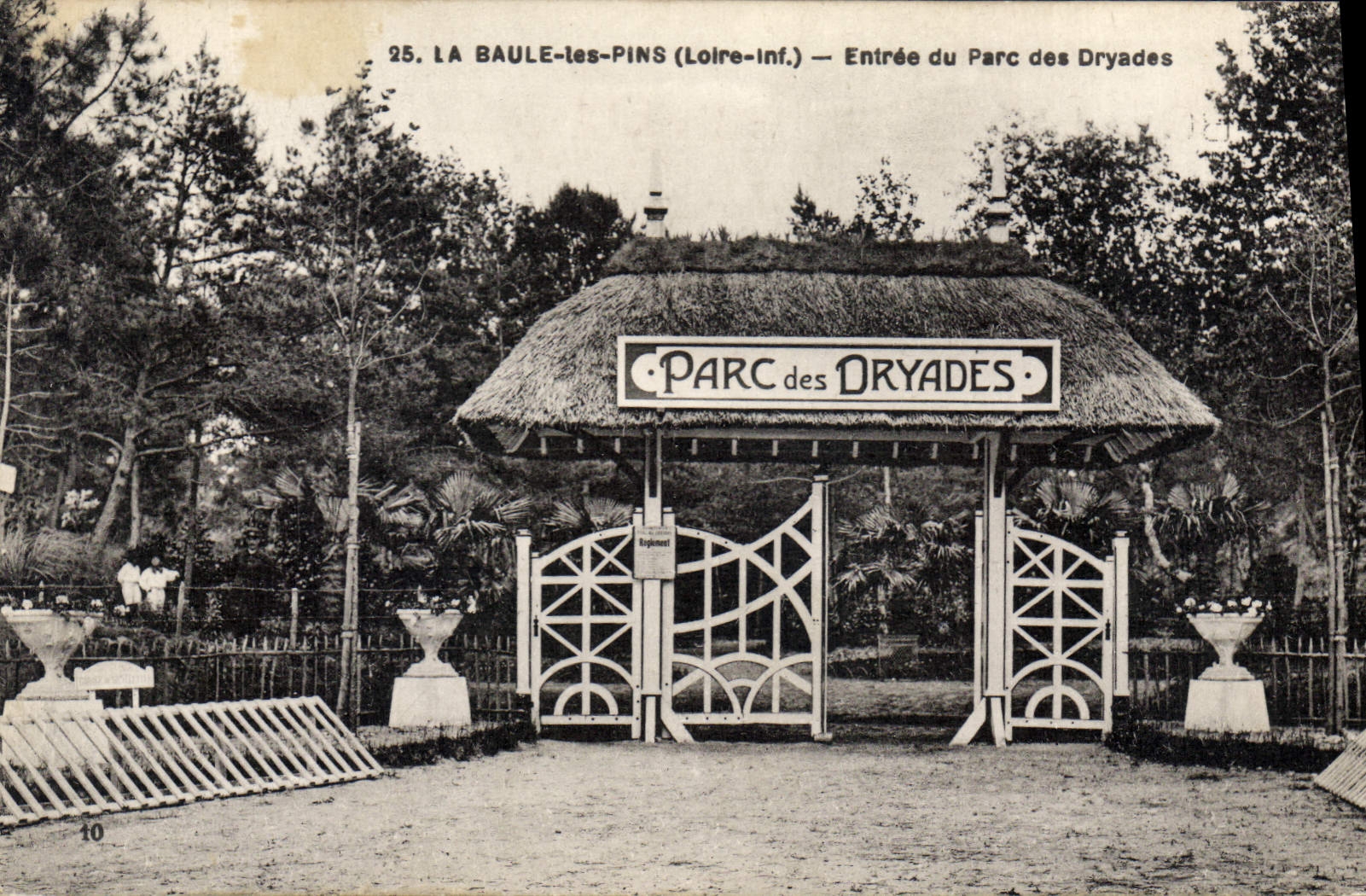 CPA La Baule les Pins Loire Inf Entree du Parc des Dryades 