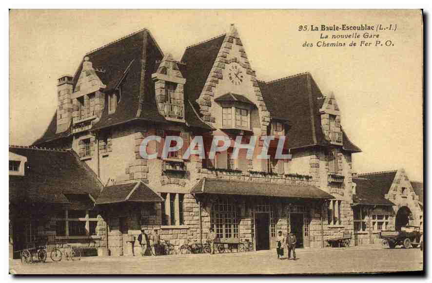 CPA La Baule Escoublae La nouvelle Gare des Chemins de Fer 