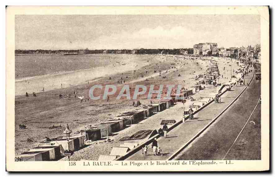 CPA La Baule La Plage et le Boulevard de l'Esplanade 