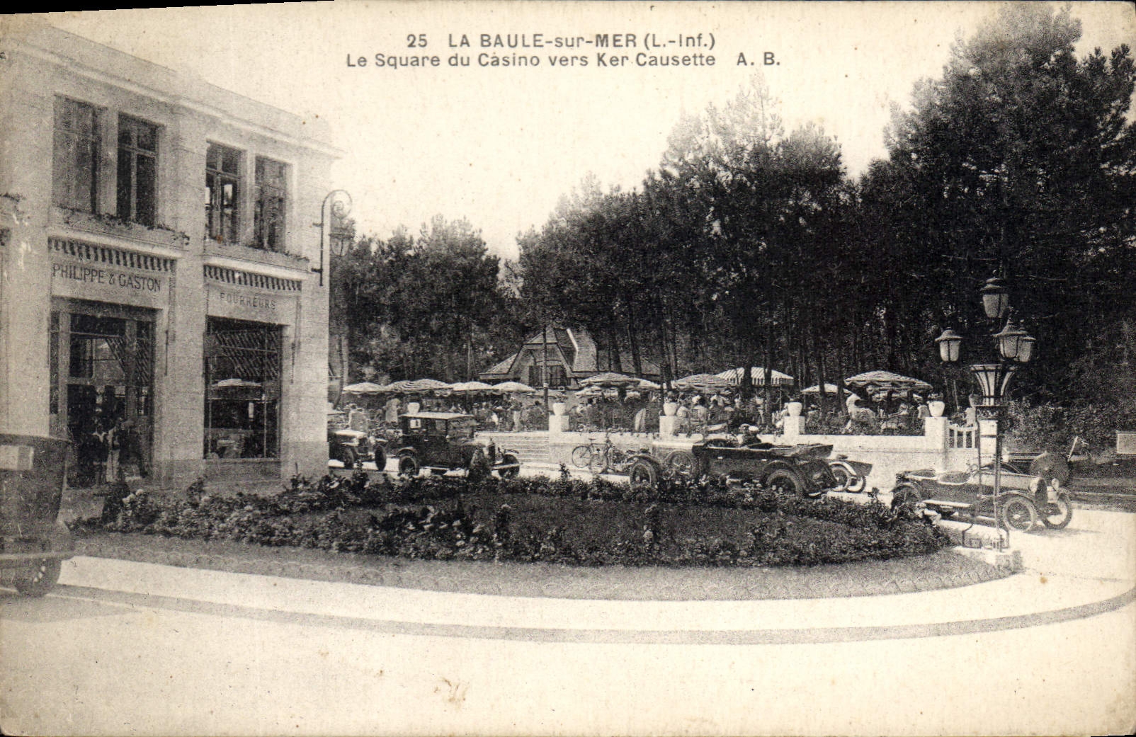 CPA La Baule sur Mer Loire Inf La Square du Casino vers Ker Causette automobile