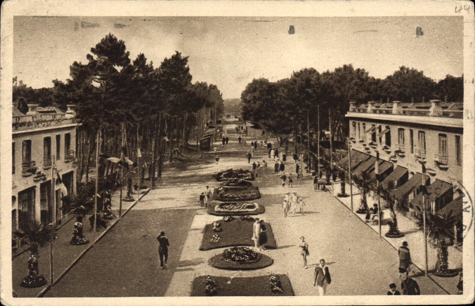 CPA La Baule sur Mer L'Avenue Baule 