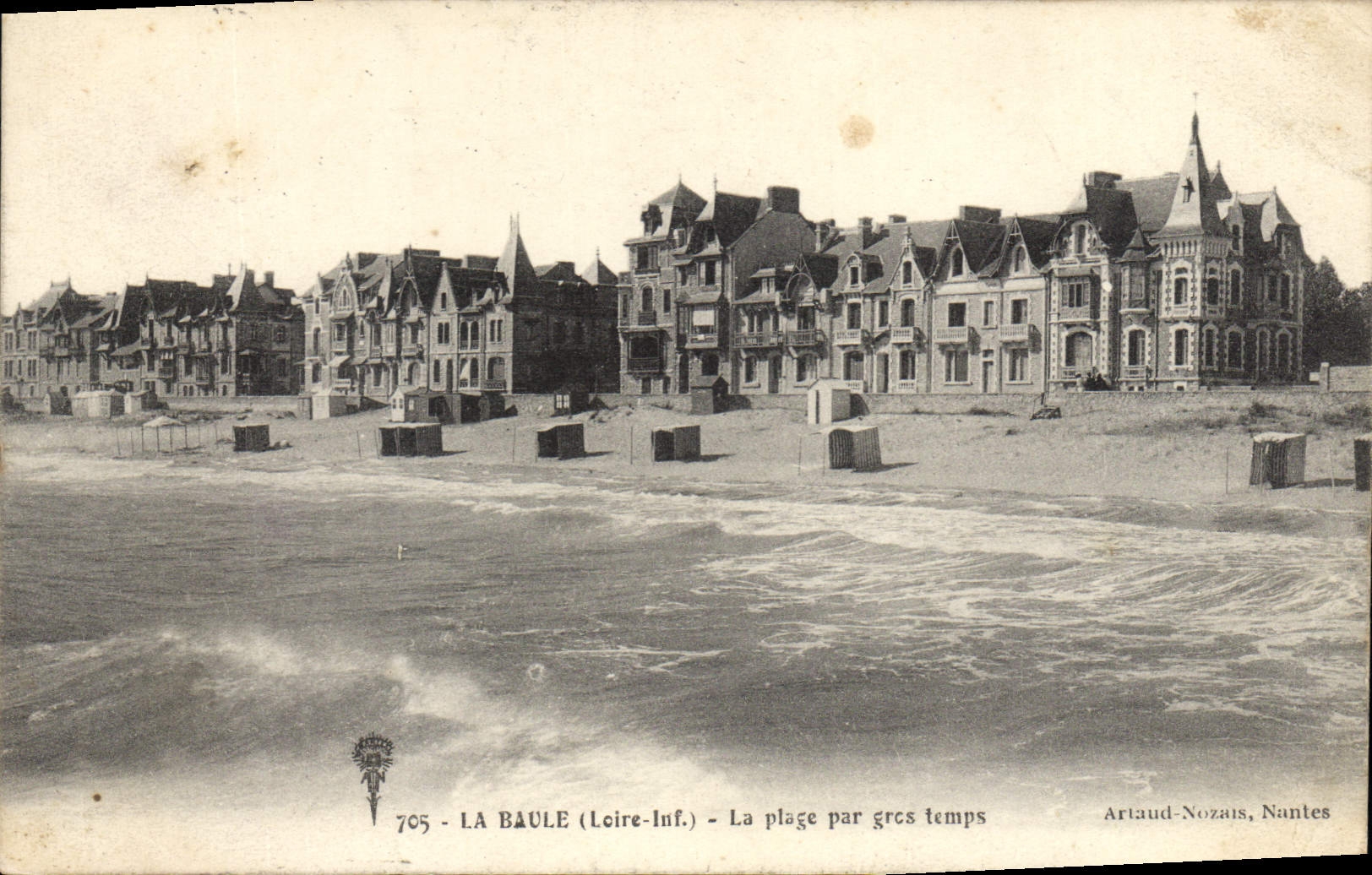 CPA La Baule Loire Inf La Plage par gres temps 