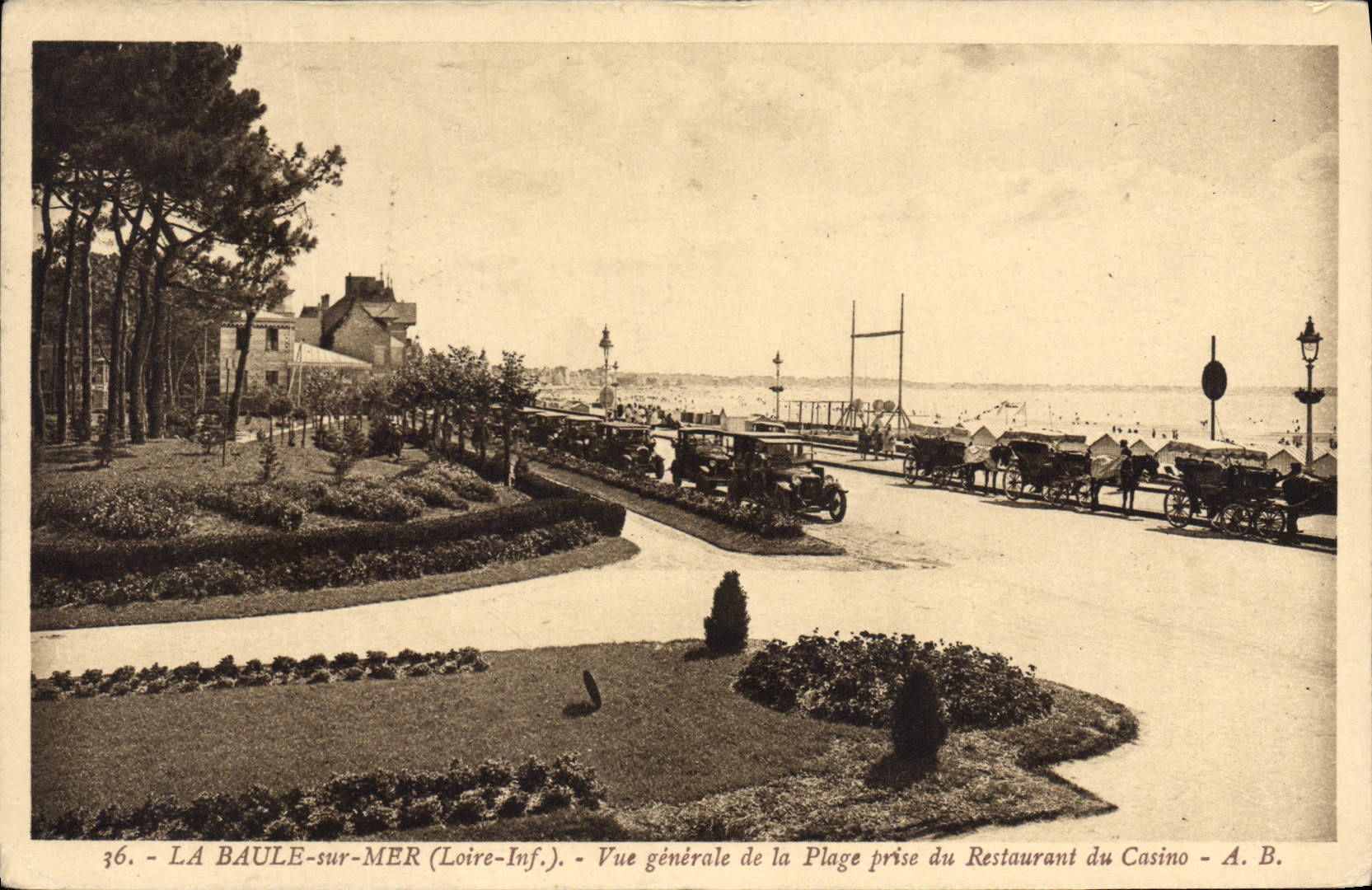 CPA La Baule sur Mer Loire Inf Vue generale de la Plage prise du Restaurant du Casino 