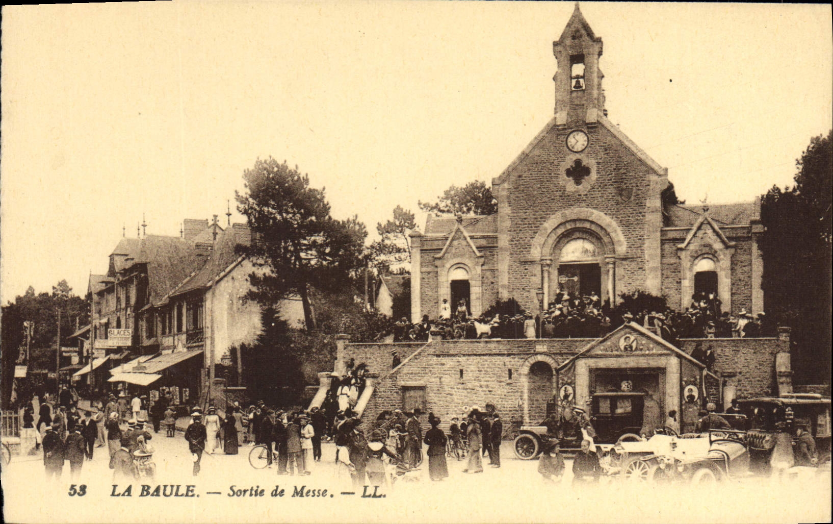 La Baule — Sortie de Messe — LL. - Anverso