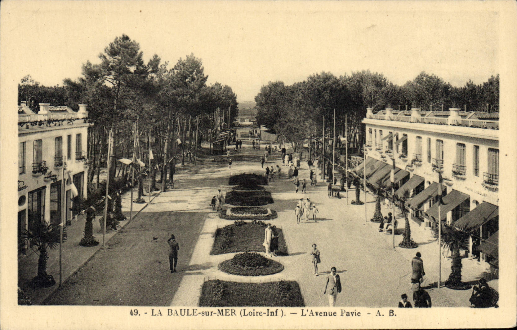 CPA La Baule sur Mer Loire Inf L'Avenue Pavie 