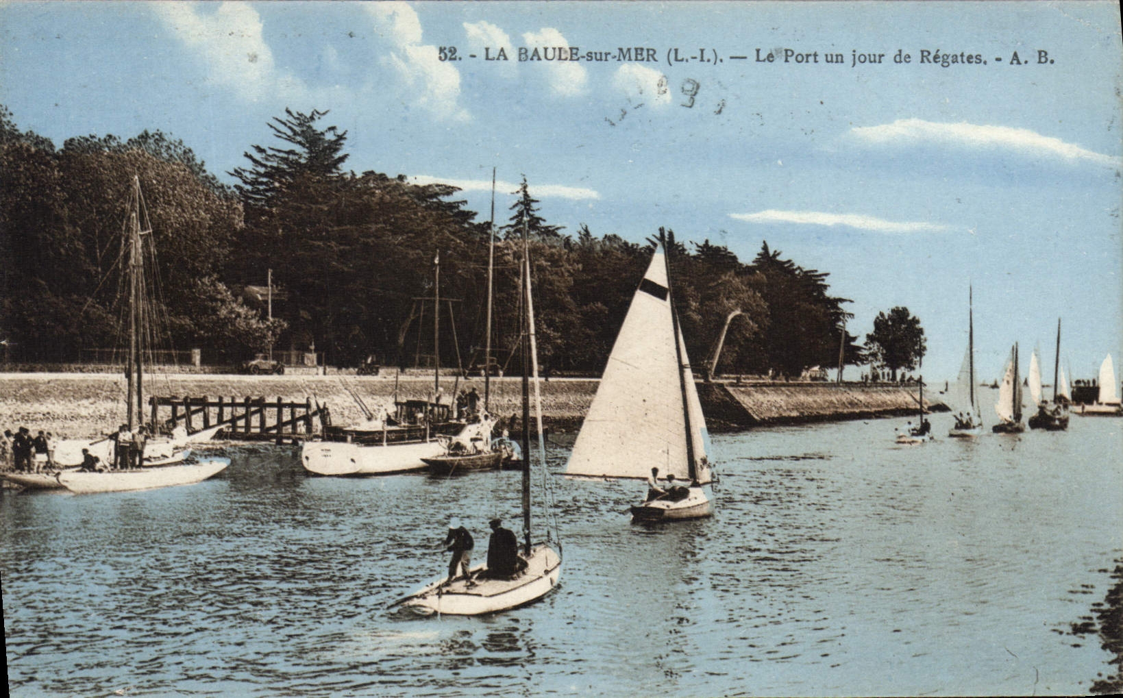 CPA La Baule sur Mer Le Port un jour de Regates 