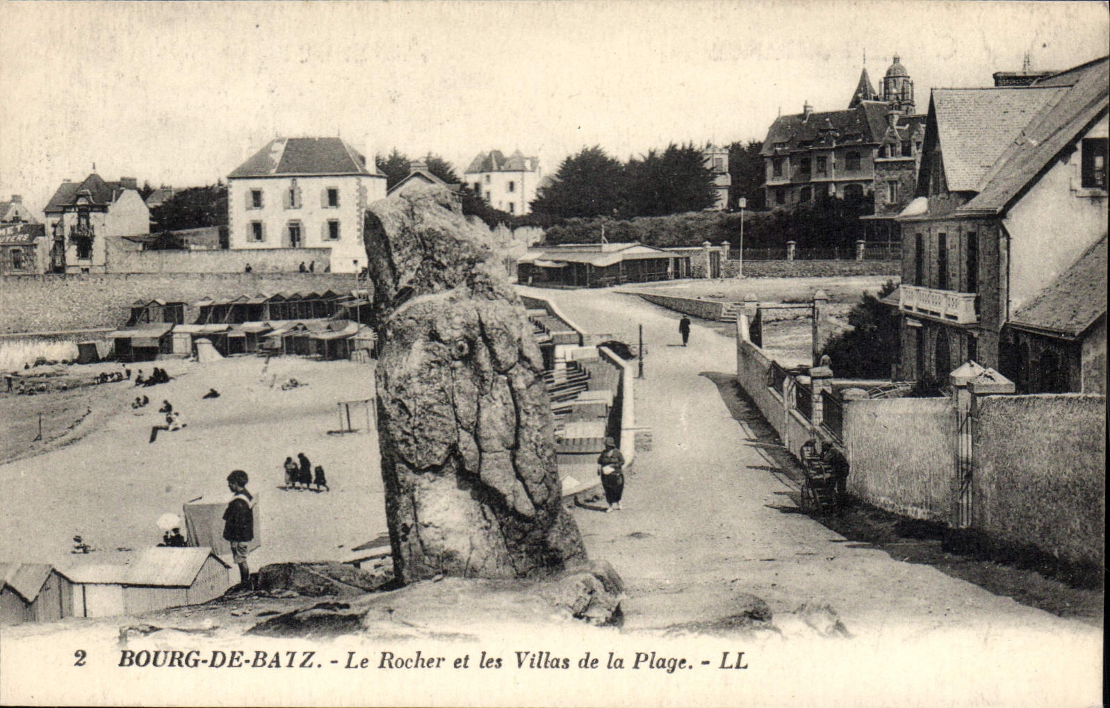 CPA Bourg de Batz Le Rocher et les Villas de la Plage 