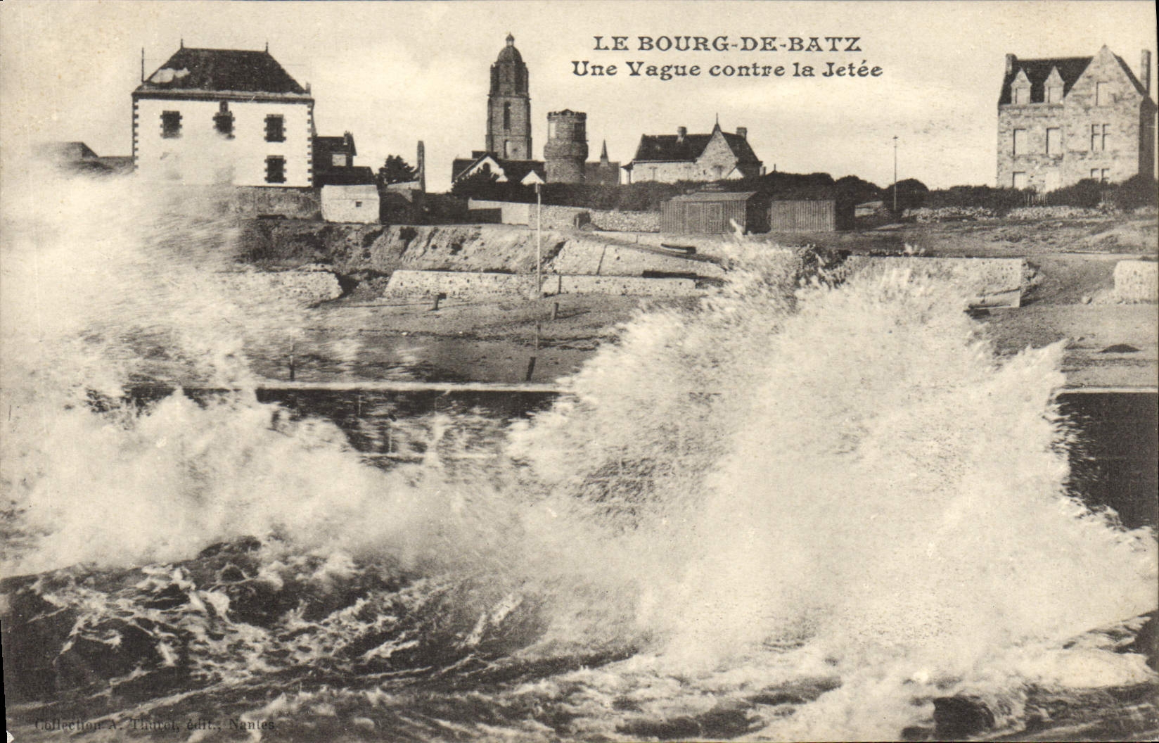 CPA Le Bourg de Batz Une Vague contre la Jetee 