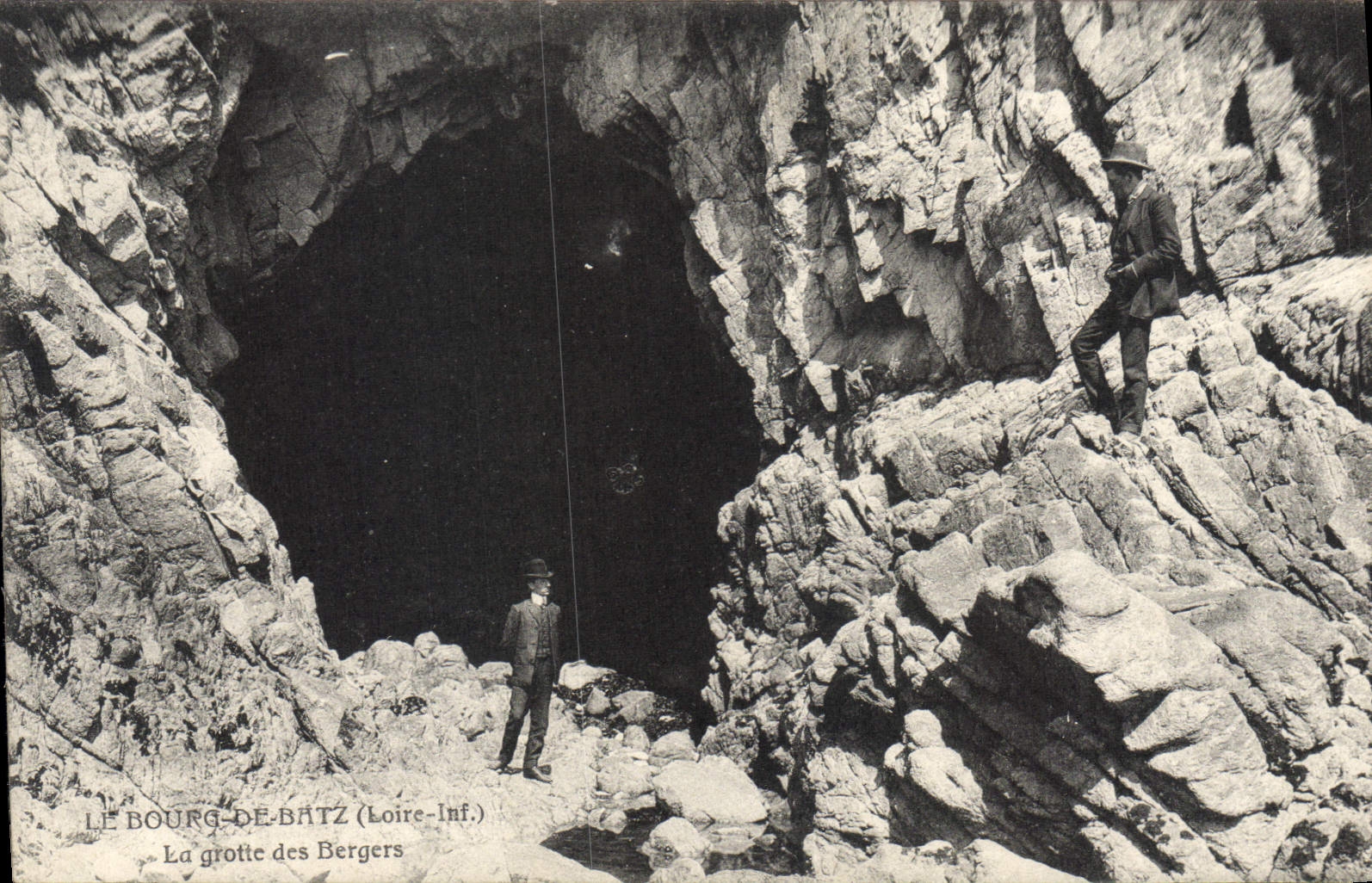 CPA Le Bourg de Batz Loire La Grotte des Bergers 