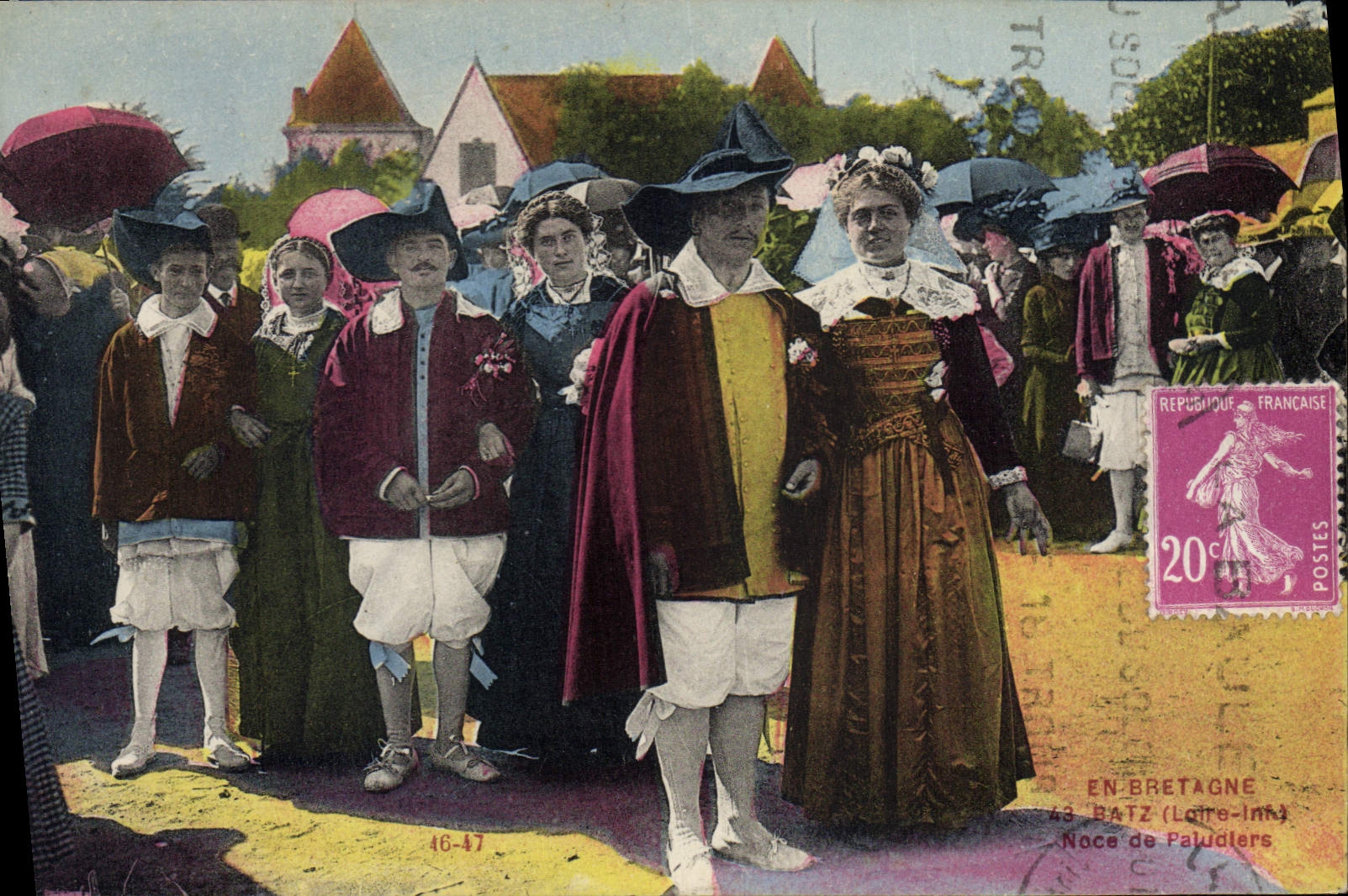 CPA En Bretagne Batz Noce de Paludiers Mariage Folklore