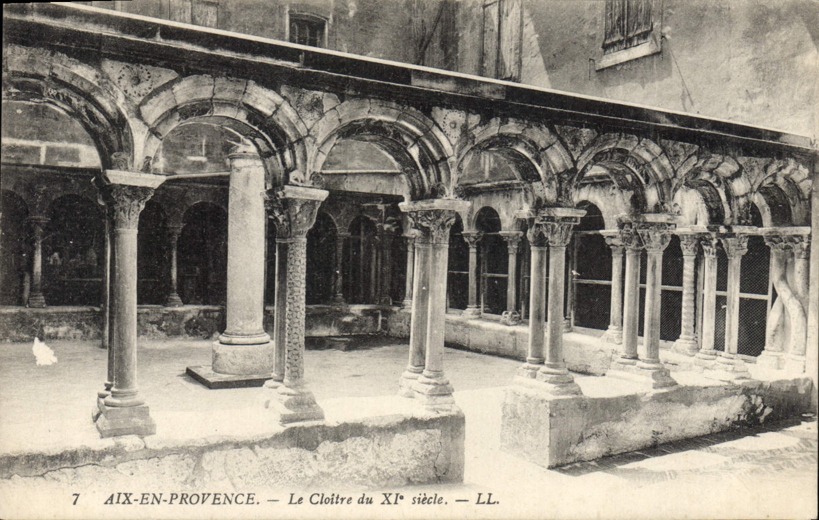 Aix-en-Provence — Le Cloître du XIe siècle — LL.