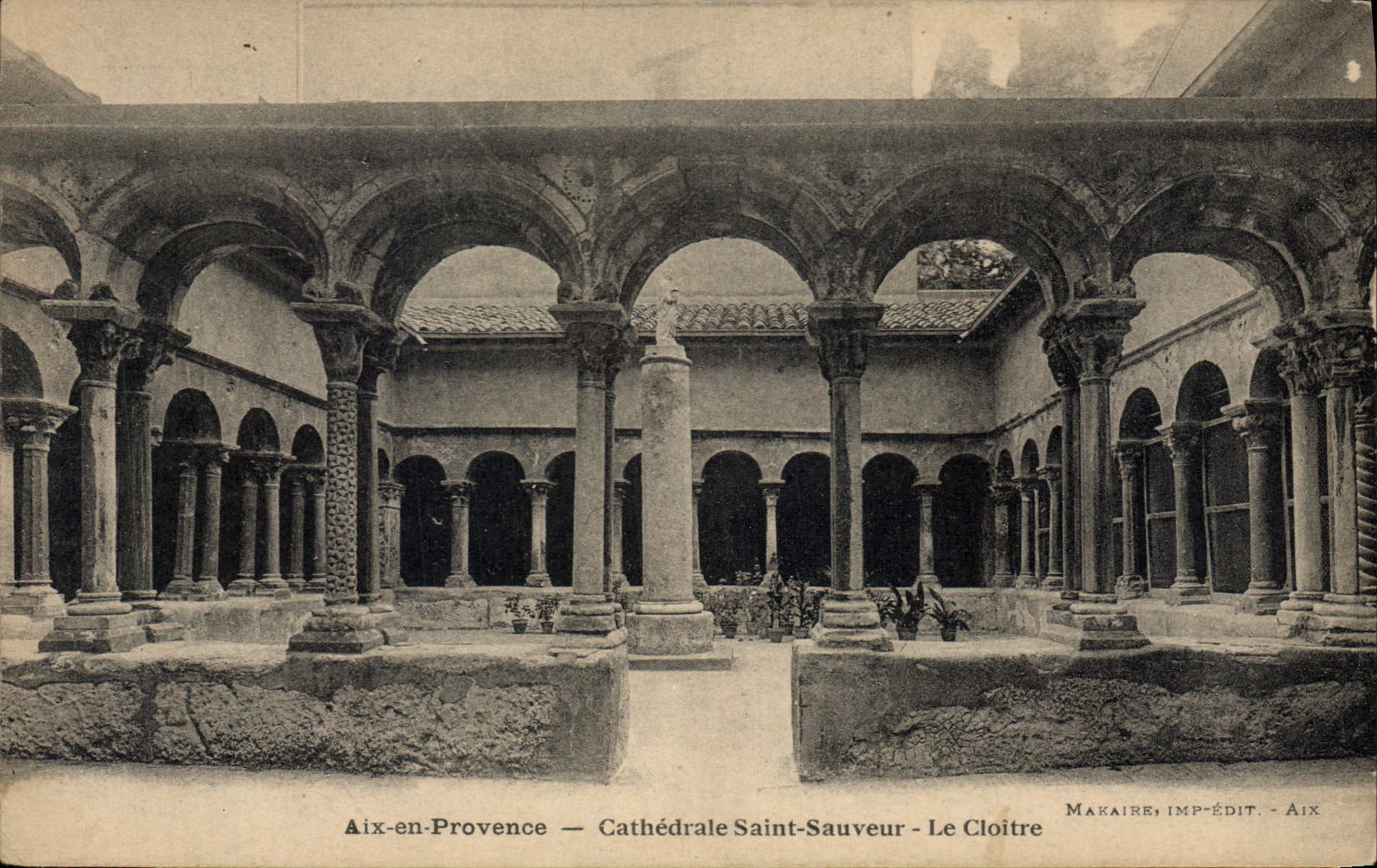 Aix-en-Provence — Cathédrale Saint-Sauveur — Le Cloître — Makaire, Imp-Édit - Aix