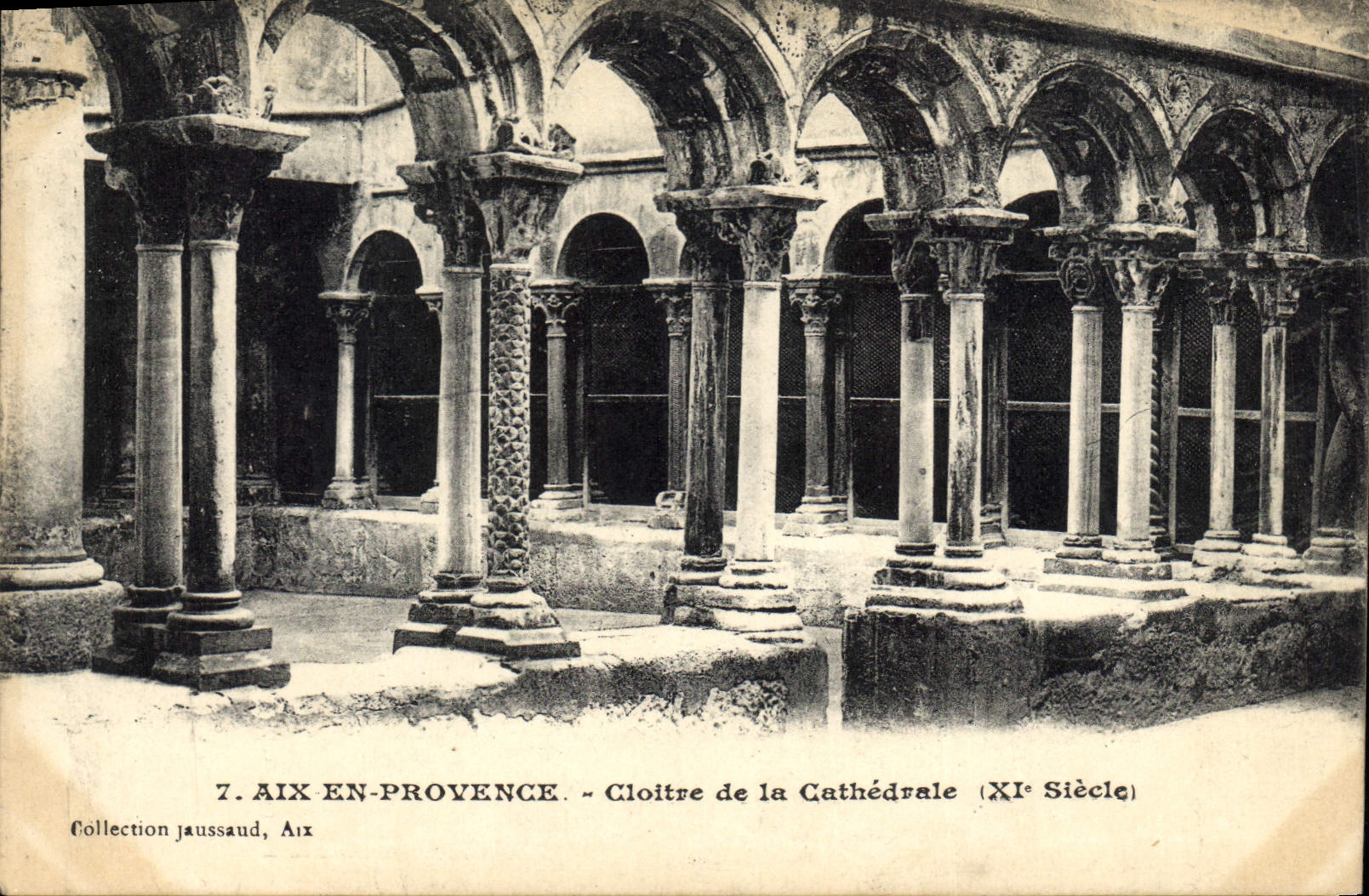 Aix-en-Provence — Cloître de la Cathédrale (XIe Siècle) — Collection Jaussaud