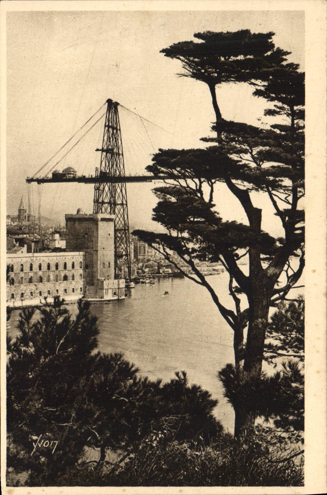Marsiglia (B.-du-R.) — Vista sull'ingresso del vecchio Porto e del Ponte transbordatore — Les Éditions d'Art YVON, Parigi