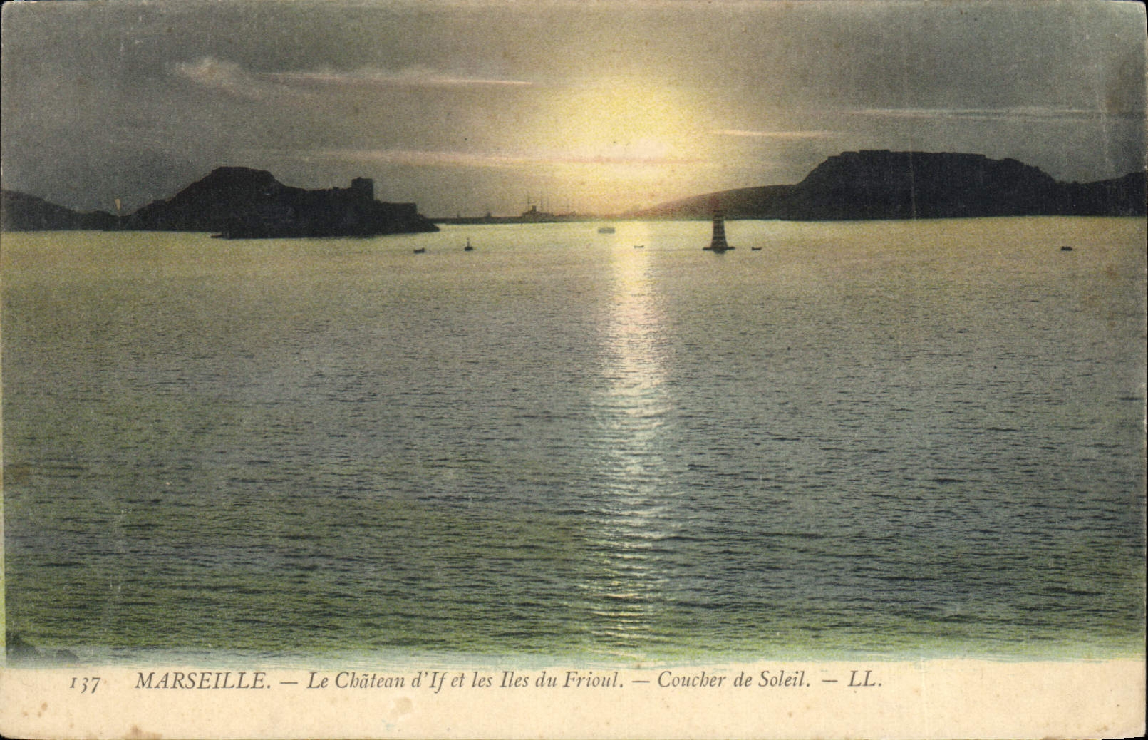 CPA Marseille le chateau d'If et les Iles du Frioul coucher de Soleil 