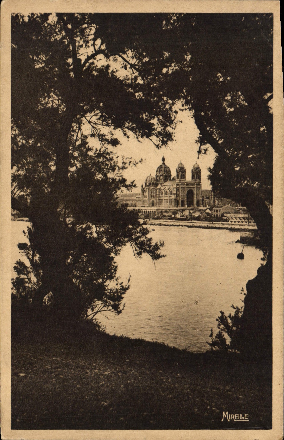 La Cathédrale, vue du Jardin du Pharo — Marseille — Mireille