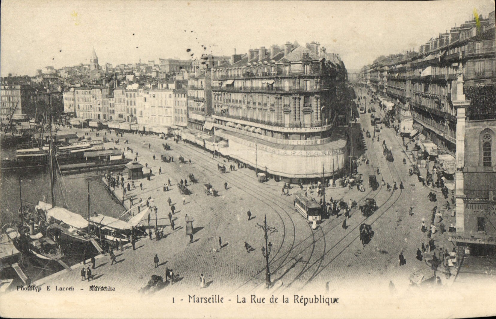 CPA Marseille la Rue de la Republique Tramway  