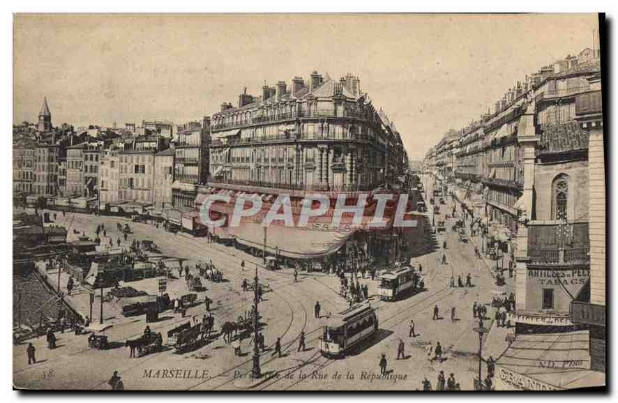 CPA Marseille Perspective de la Rue de la Republique Tramway  