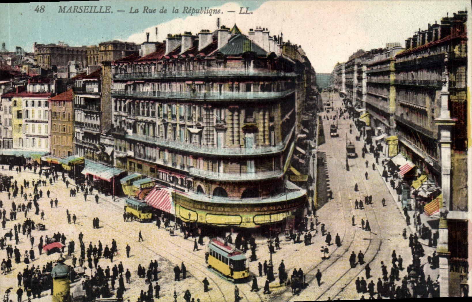 CPA Marseille la Rue de la Republique Tramway  