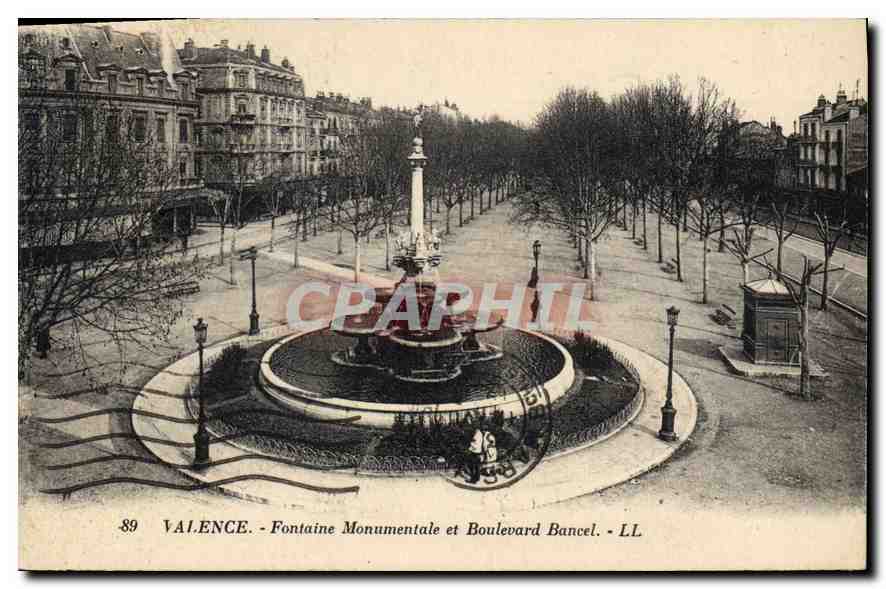 CPA Valence Fontaine Monumentale et Boulevard Bancel 