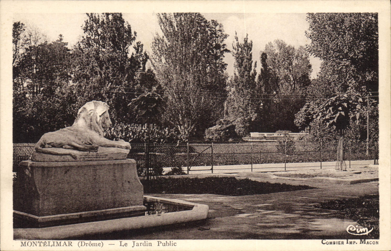 Montélimar (Drôme) — Le Jardin Public — Combier Imp. Macon