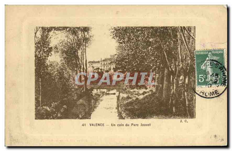 CPA Valence un coin du parc Jouvet 